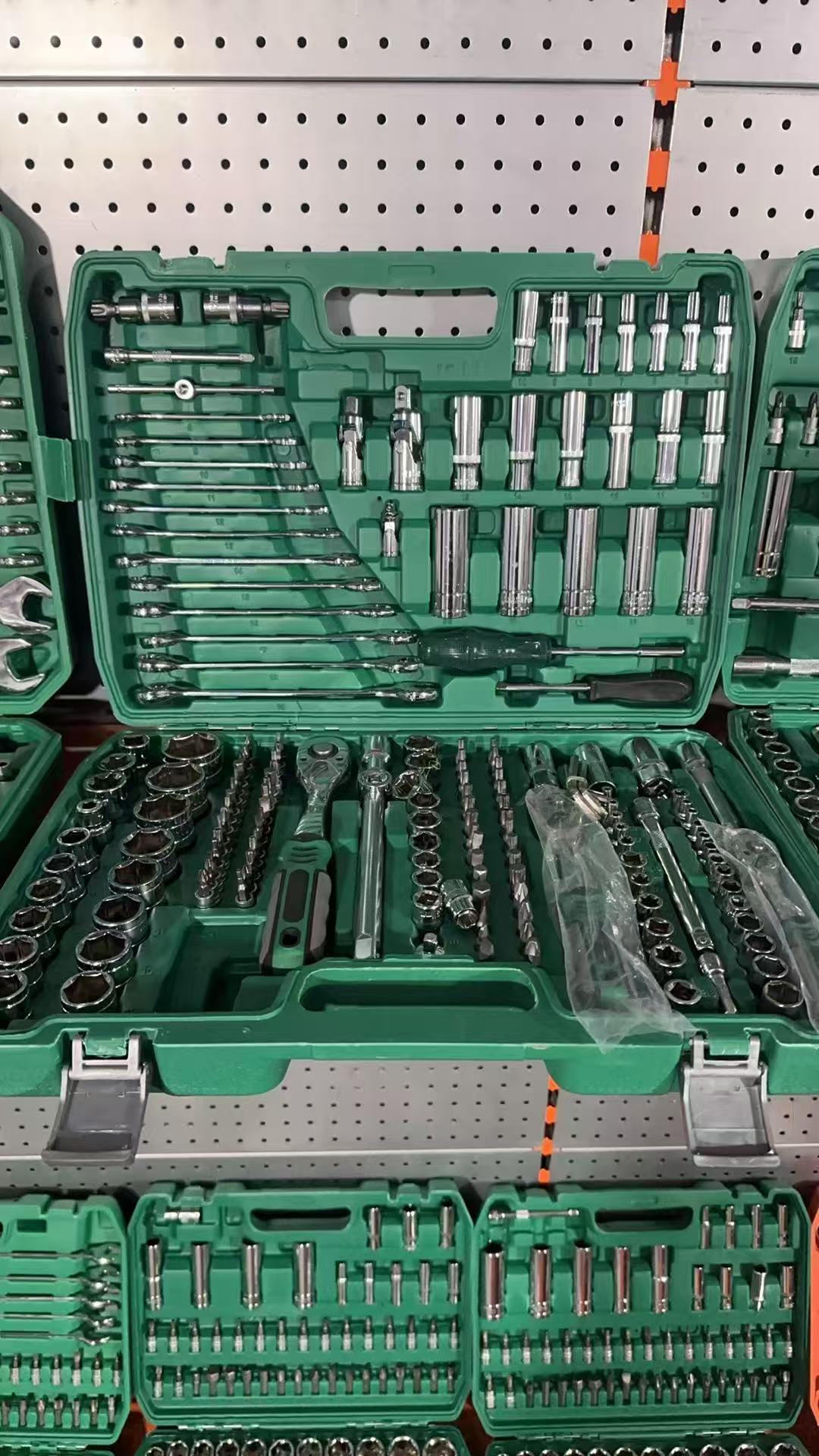 216-Piece DIY Auto Repair Tool - огляд і ціна Power Tools Set